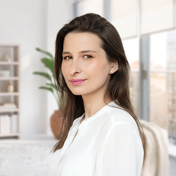 Kate from Designer Blogs, a WordPress maintenance expert with over 15 years of experience.